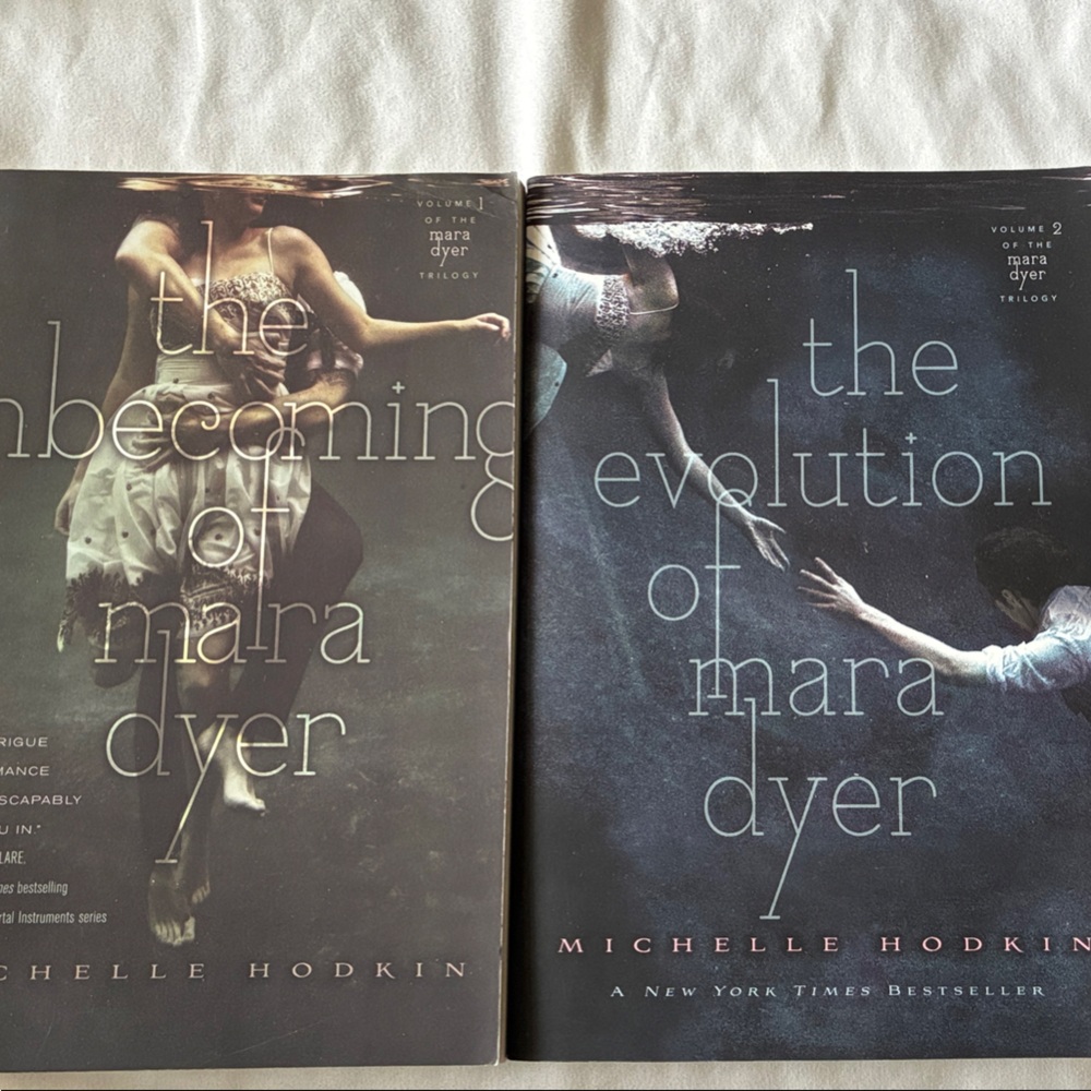 Mara Dyer Book Set‎